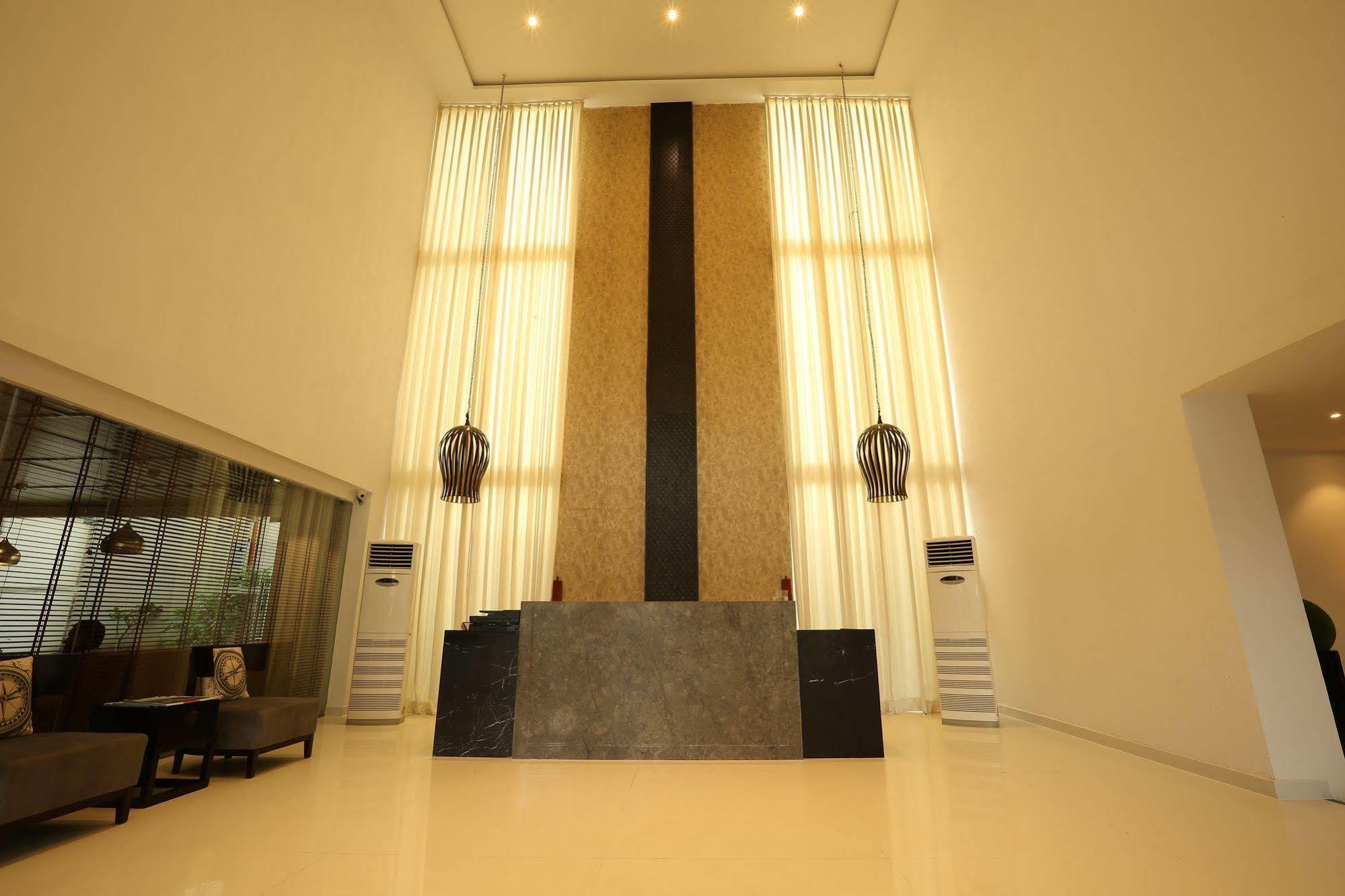 Hotel Deccan Serai, Hitec City, Hyderabad Exterior foto
